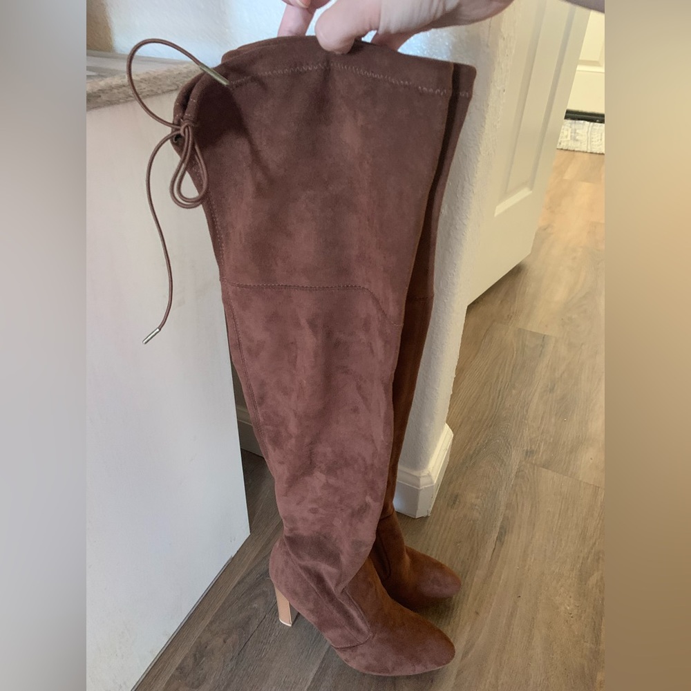 Beautiful brown knee high boots! Size 8. Brand new! Just Fab!